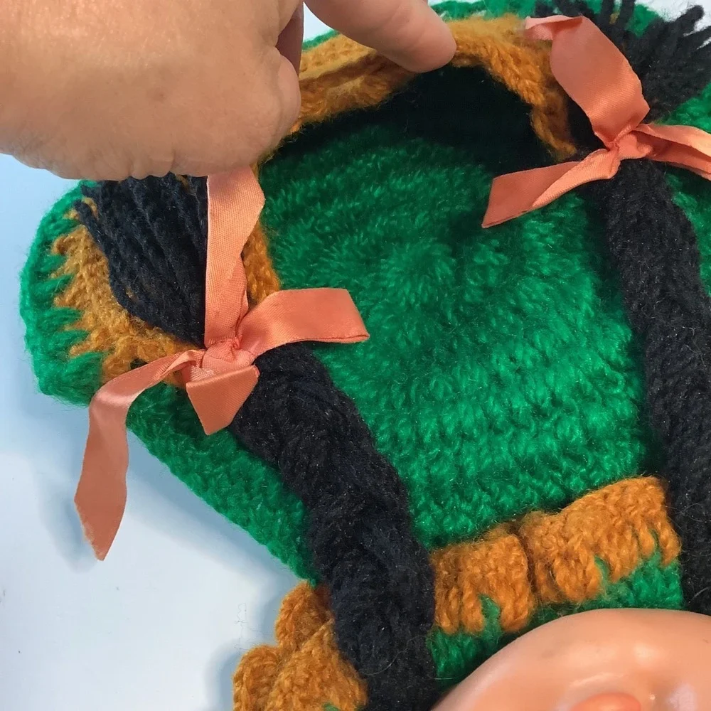 Vintage Wall Hanging Hand‎ Crochet Doll Face Potholder Pocket